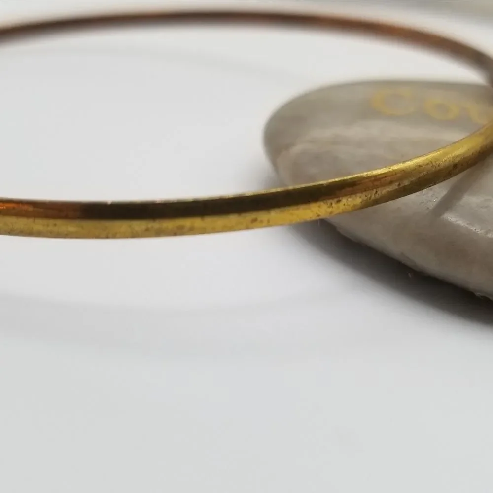 Gold tone bracelet bangle🤩 slider. B713